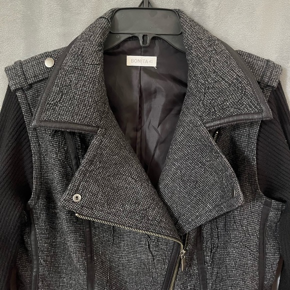 Bonita Black and Gray Jacket (US Size Medium) - Picture 4 of 7